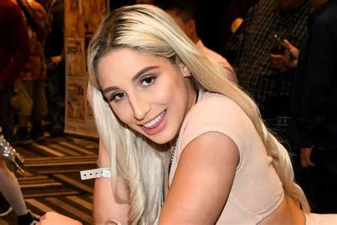 ambella danger|Abella Danger Biography – Age, Career Highlights and Income。